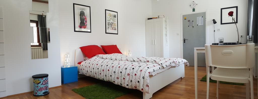Apartments Garden ซาเกร็บ ภายนอก รูปภาพ