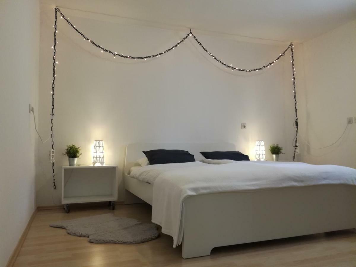 Apartments Garden ซาเกร็บ ภายนอก รูปภาพ