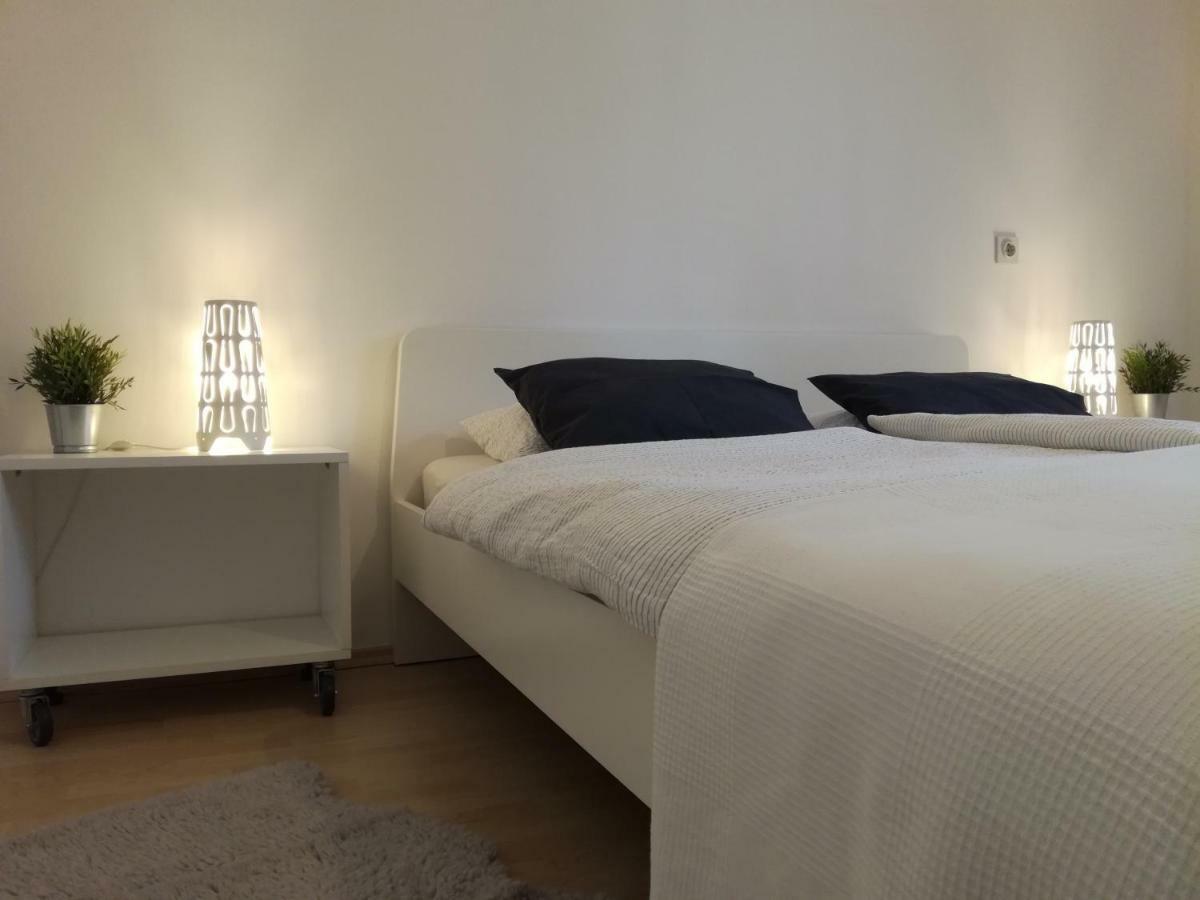 Apartments Garden ซาเกร็บ ภายนอก รูปภาพ